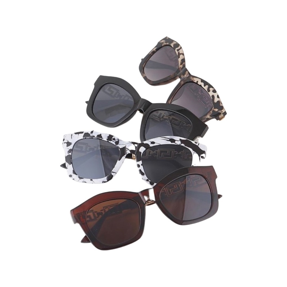Chic women’s sunglasses